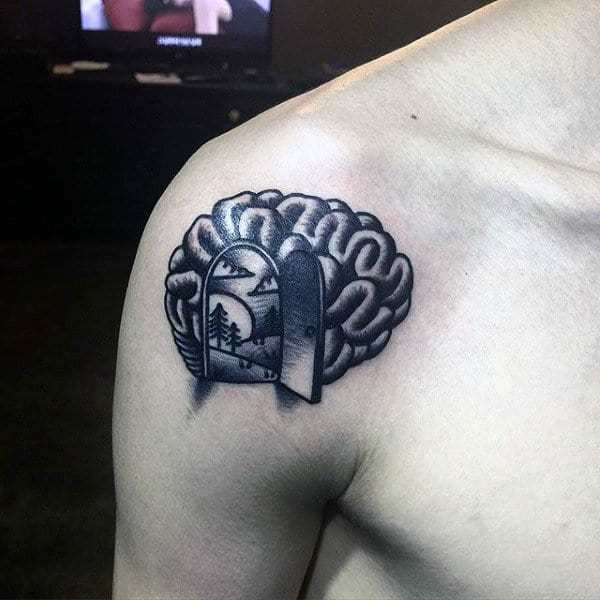 Tetovaža mozga na grudima za muškarce
