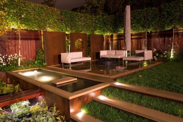 iluminare idei de gradina zona de relaxare din lemn garduri vii protectie intimitate