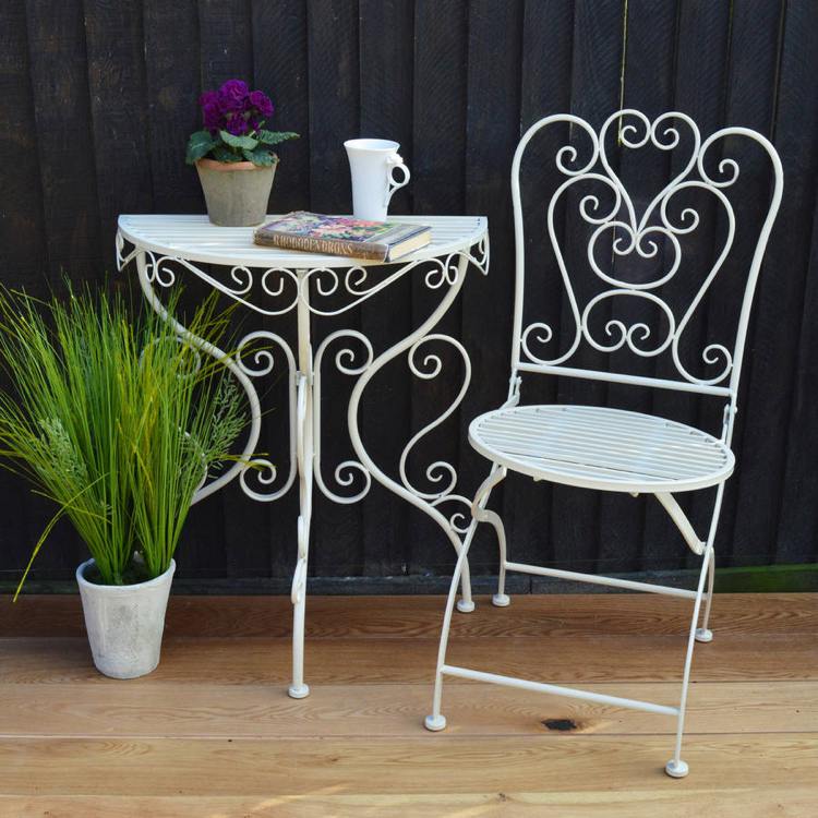 Mobilier de grădină metalic vintage colorat în alb masa-balcon-exterior-metal-fier-fier-vintage-scaun pliant alb