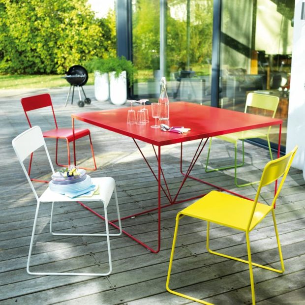 Mobilier de terasă din metal masă balcon fier roșu culoare galbenă Masa balcon din fier culoare rosie galben alb scaune