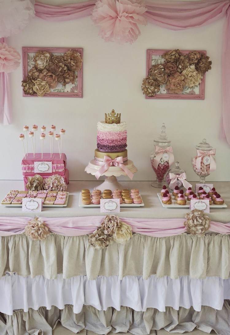 Petrecere de ziua de naștere pentru fete - decor în roz și aur vechi Cusând fețele de masă-idei-foșnind-motto-vintage-bebeluș-fată-roz-bej
