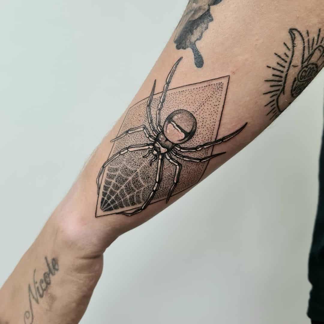 Voro tatuiruotės Tribal Shaded Ink