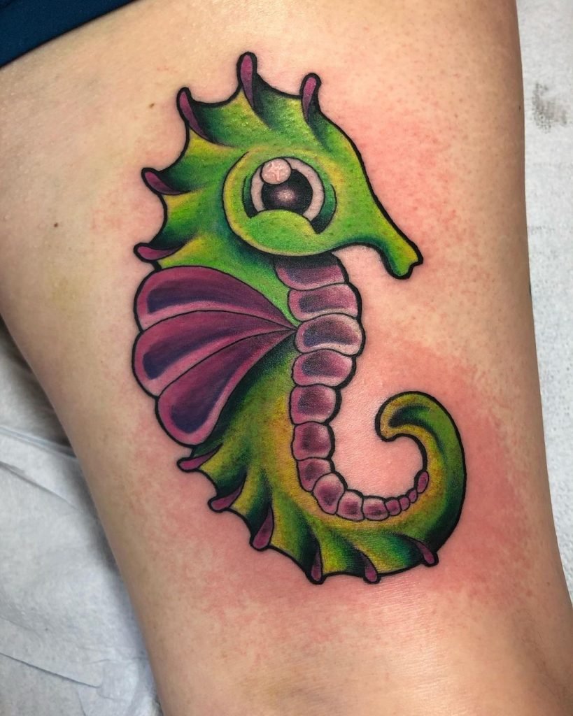 Tatouage d'hippocampe vert vif