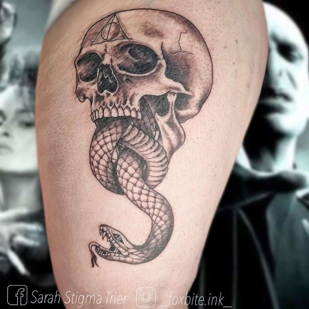 Baisi juodo rašalo mirties valgytojo tatuiruotė