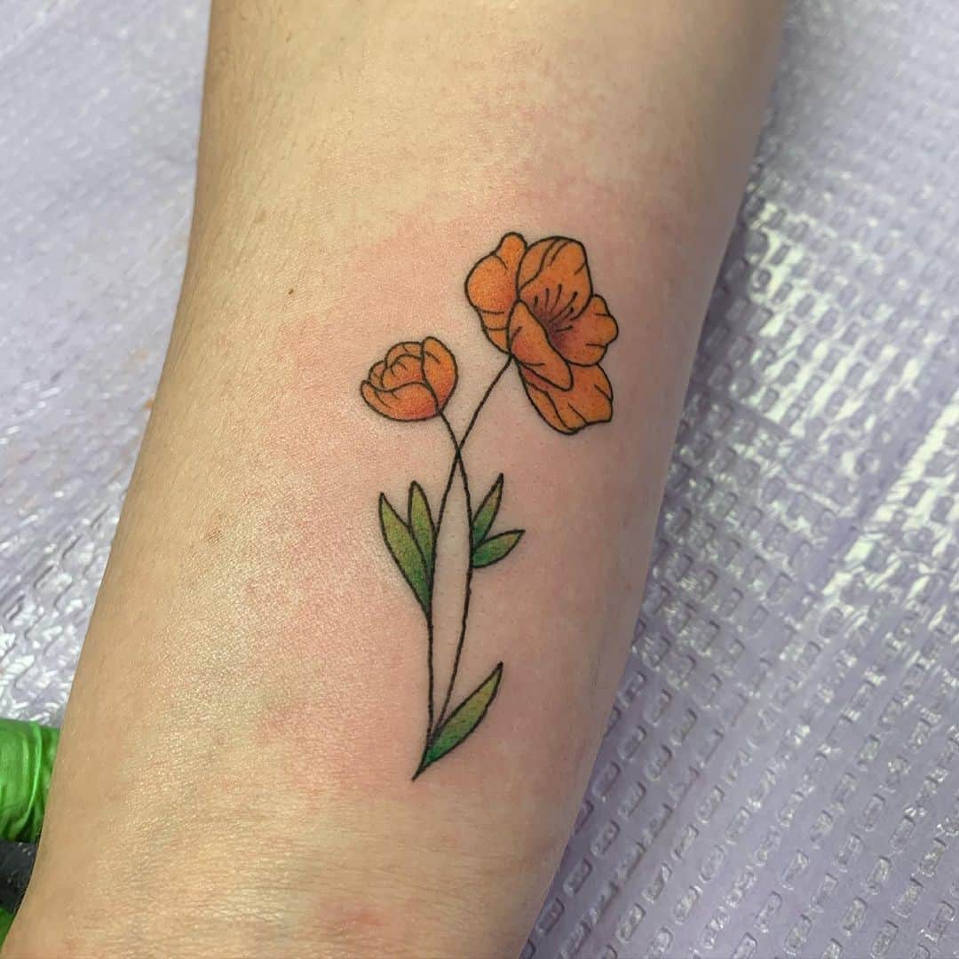 ポピー8月の誕生花のタトゥー