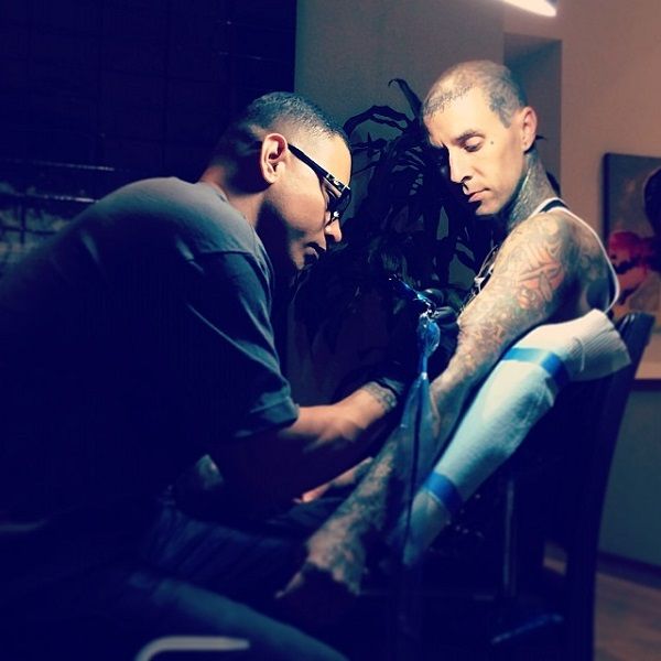 travis-crossroads kuhinjska tetovaža