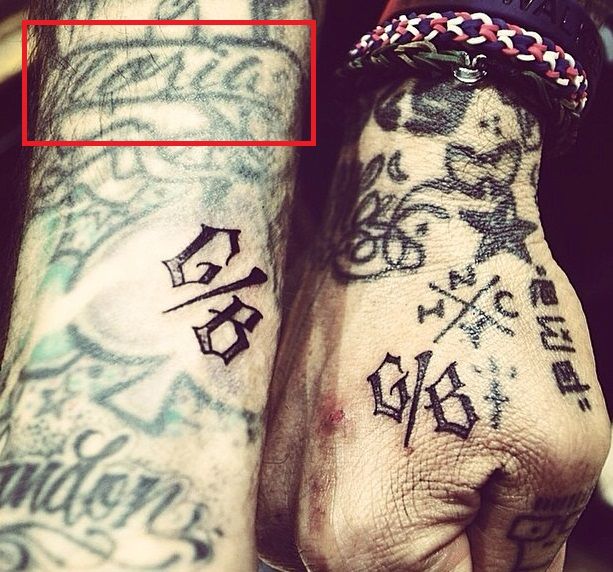 travis barker-gloria tetovaža