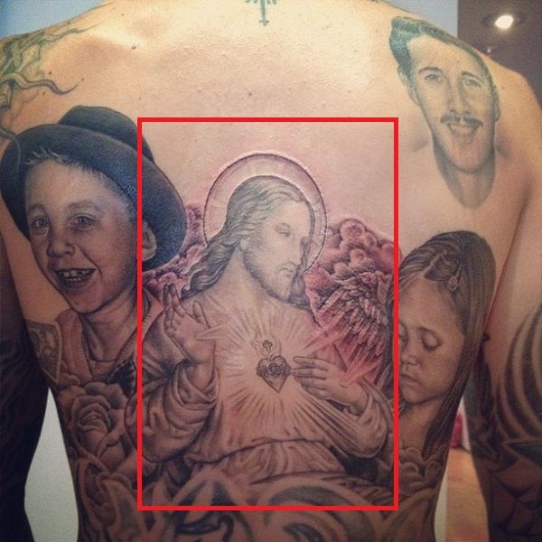 travis barker-isus christ portrait tattoo