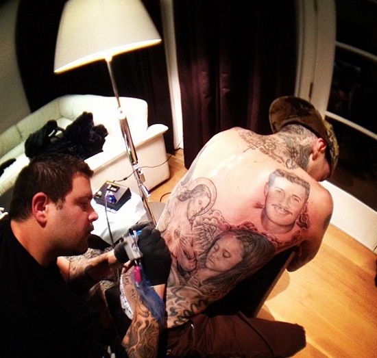 travis barker-isus tetovaža-franco vescovi