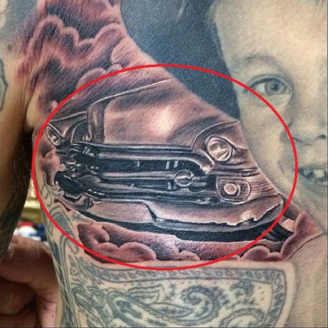 travis barker-cadillac tetovaža automobila