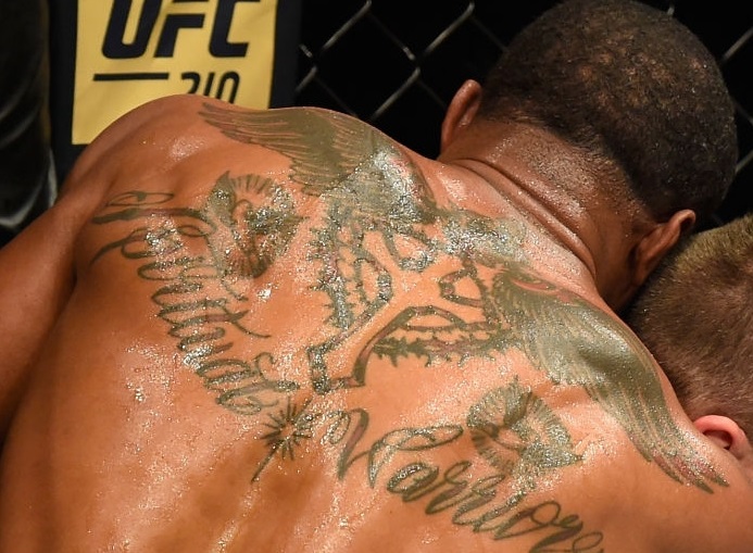 Tyron Woodley Back Tattoo.jpg01