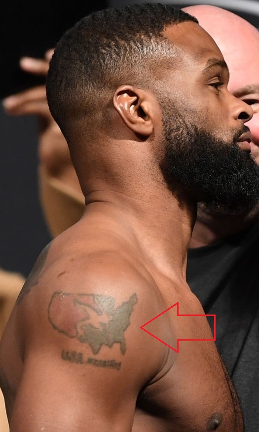 Tatuagem de ombro direito de Tyron Woodley