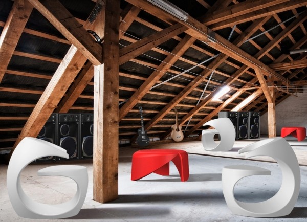 Mobilier pentru casă mobilier minimalist fotolii albe Missix Loft mobilier alb masă minimalistă roșie