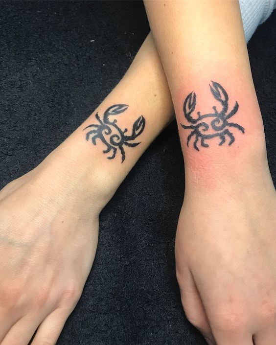 Tatuaggio di granchio carino per coppia