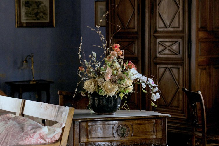 vaze -decorați-negru-elegant-întunecat-aranja-flori