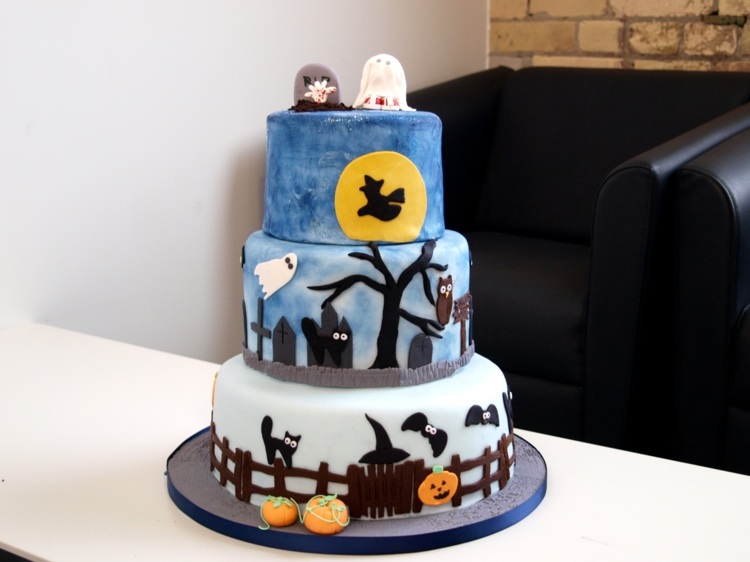 Tort în nuanțe albastre cu motive de Halloween prăjituri de Halloween decorare idee lucrări de artă gard de lună glazuri