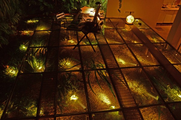 Patrick Blanc birou acasă auqarium sub pardoseală de sticlă