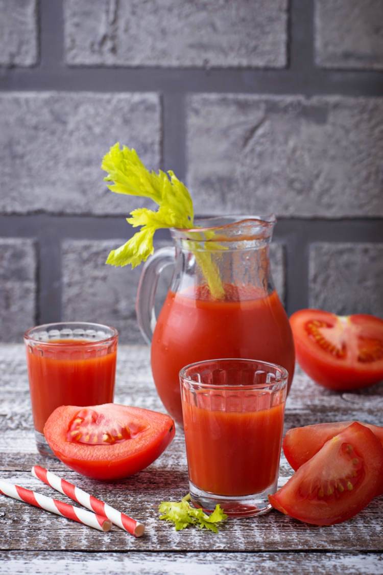 alimente care conțin vitamina C suc de roșii