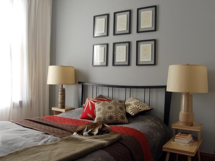 vopsea de perete gri, noptiere din lemn și cadru de pat negru perete-design-gri-dormitor-piatră-gri-lemn-mese-laterale-rame-negre