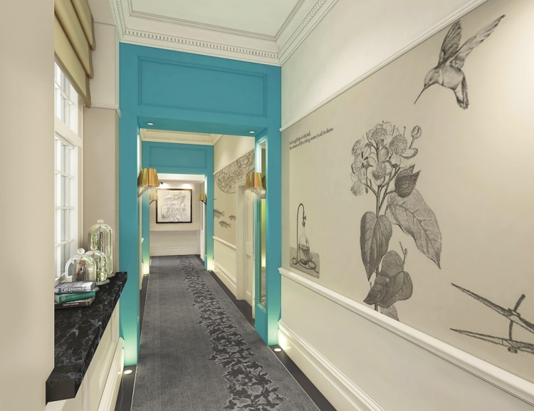 Accente albastru deschis și imagini de fundal cu motive florale Design de perete pe hol - albastru-accente-tapet-floare-motiv