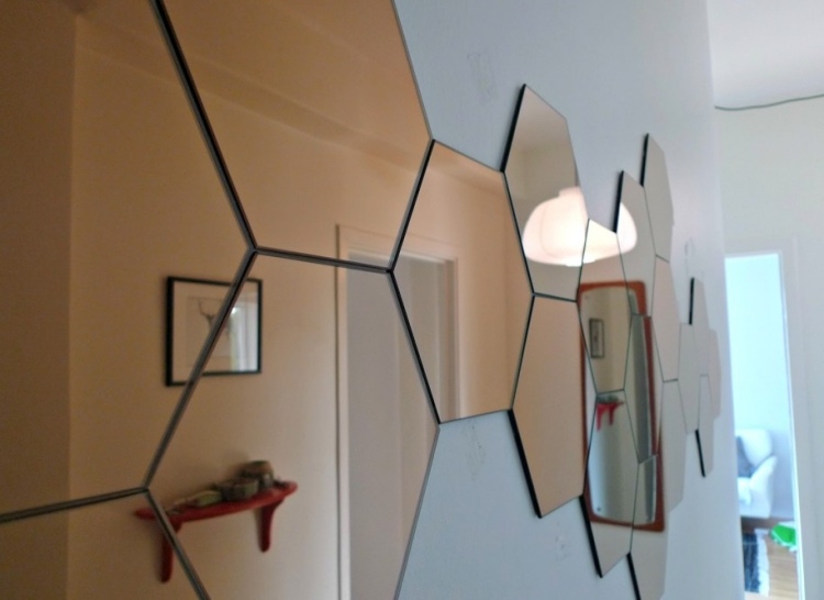 oglindă modernă de perete fără cadru cu design interesant perete-design-coridor-perete-oglindă-fără-cadru-model fagure de miere
