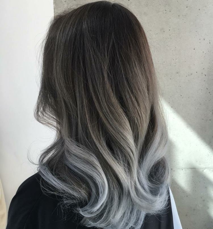 tehnologie balayage-idee-gri-modernă-femei