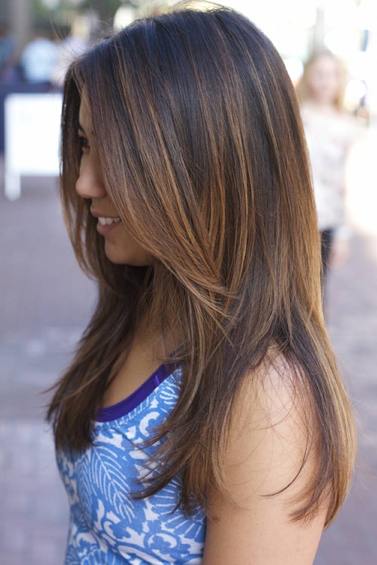 balayage-tehnica-bruneta-blonda-accente-par-lung-aspect-de-doamne