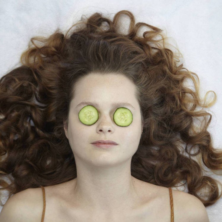 Mască din castravete împotriva cearcănelor ce-ai-face-împotriva-cearcanelor-remedii-de-casă-castravete-proaspăt