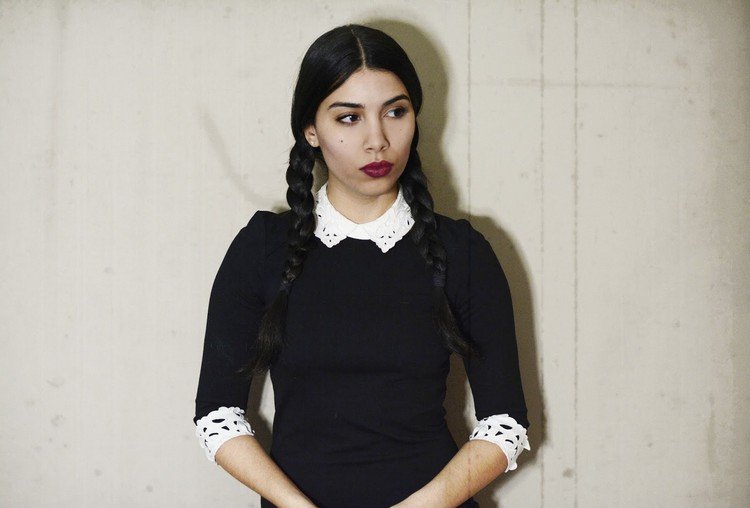 Miercuri Addams face-it-yourself costum-coafură