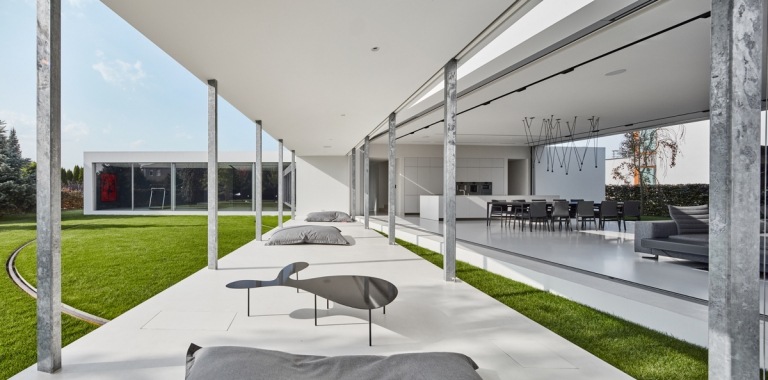 cultivare albă și gri protecție solară modernă