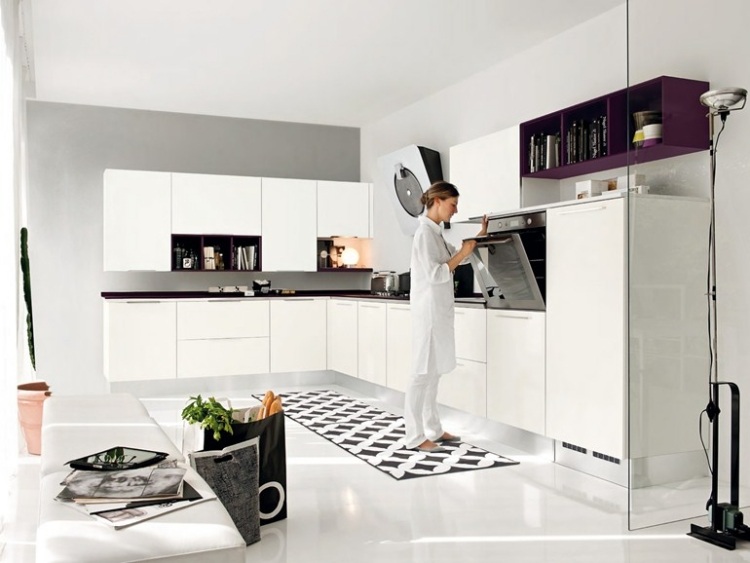 bucătărie albă jucăușă în luciu PAMELA de Cucine Lube bucătărie-lac-jucăuș-PAMELA-alb-lucios-lucios-bucătărie-designer-italian-Lube