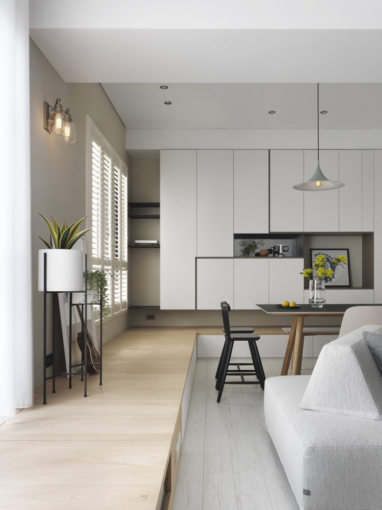 alb laminat nuanțe de gri dulapuri din lemn de culoare deschisă minimaliste