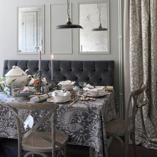 idei-elegante-pentru-decoratiuni-de-Craciun-in-sala-de-mese-argintie