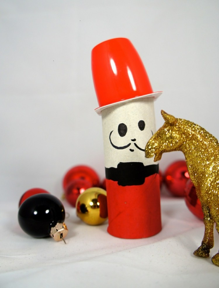 rola de hartie igienica simpla decoratie de Craciun Mos Craciun