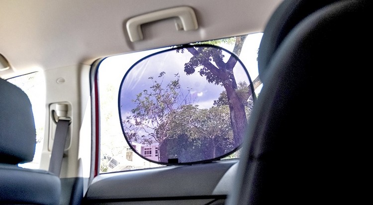 Protectie solara auto pentru bebelusi si copii din interior