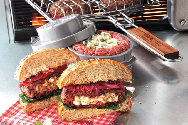 accesorii de bucătărie de grădină Stuff A Burger sur la table accesorii bucătărie de grădină practică Stuff A Burger