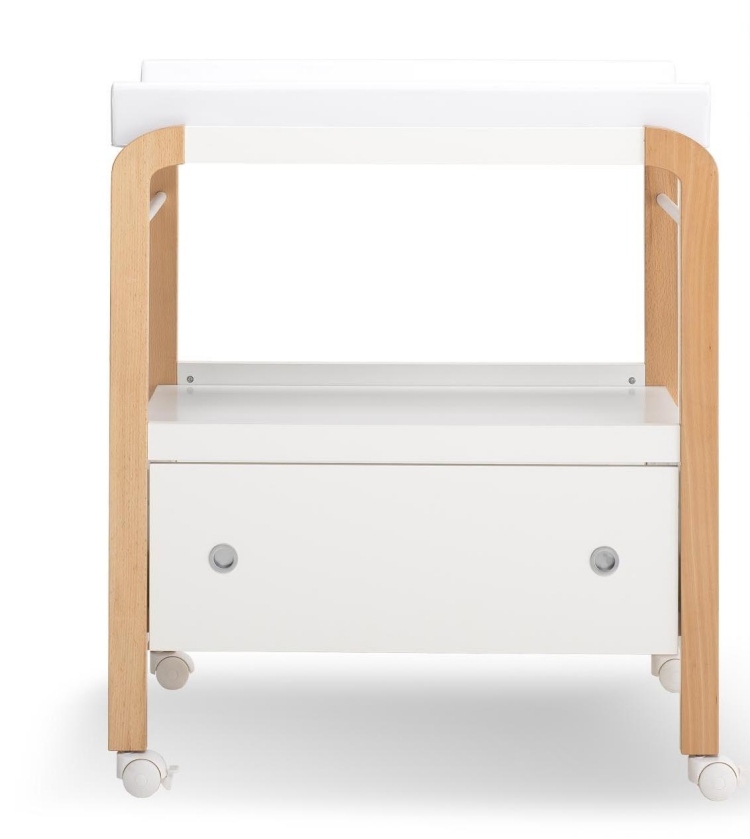 masă mobilă practică potrivită, de asemenea, potrivită pentru scăldatul copilului Masă de schimb în camera bebelușului-design-modern-îmbrățișări-fabrică-harlem-weiss-roluri