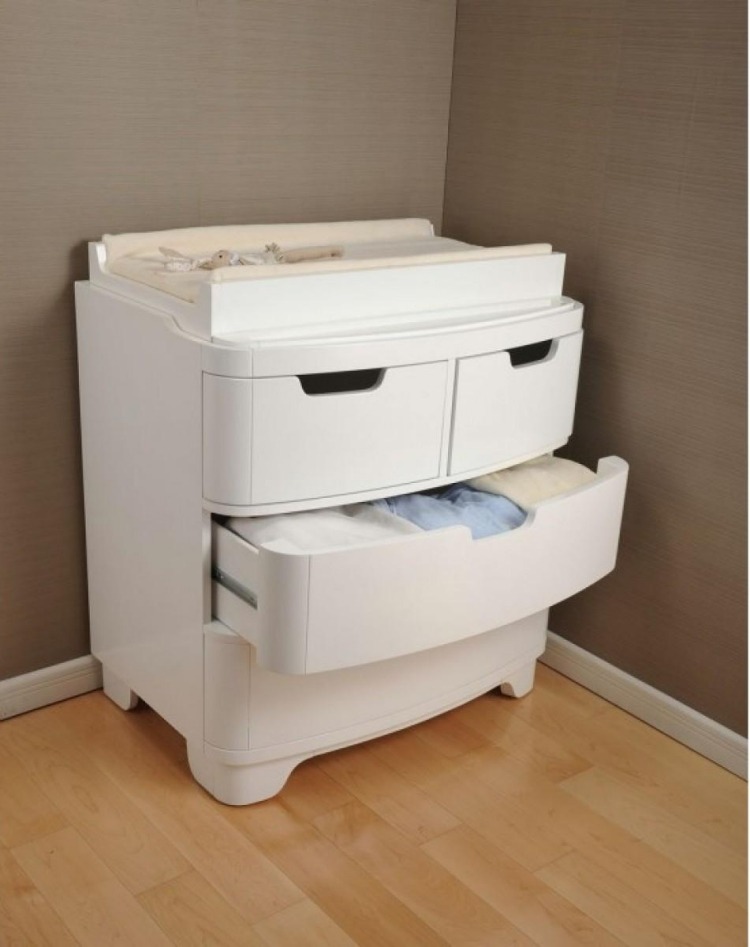 măsuță mică Luxo în alb Masa de schimbat-camera bebelusului-luxo-alba-mica-moderna-sertar-perete-culoare-maro