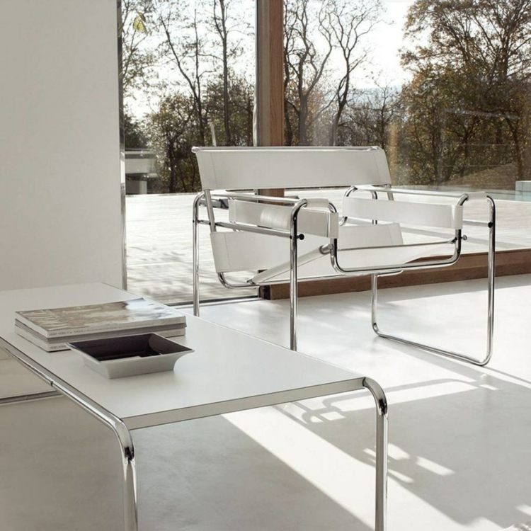 Trăind în stilul Bauhaus - fotoliul Wessily este modern și elegant living-bauhaus-style-wassily-fotoliu-idee-alb-metal-picioare-masă-de-cafea-elegant