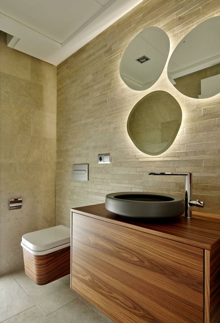 idei de locuit-alb-bej-gresie-spălare-dulap-lemn-oglindă-organică