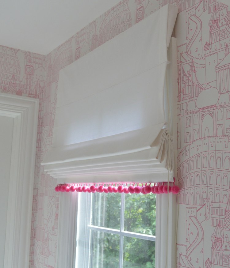 Idee de decor pentru jaluzele plisate decora-apartamentul-orb-design-te-roz-alb-plisat