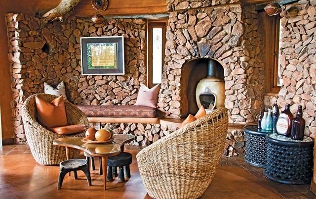 Design cameră de zi - fotoliu împletit inspirat de Africa - perne în culori calde Idei de cameră-design-fotoliu-răchită de inspirație africană