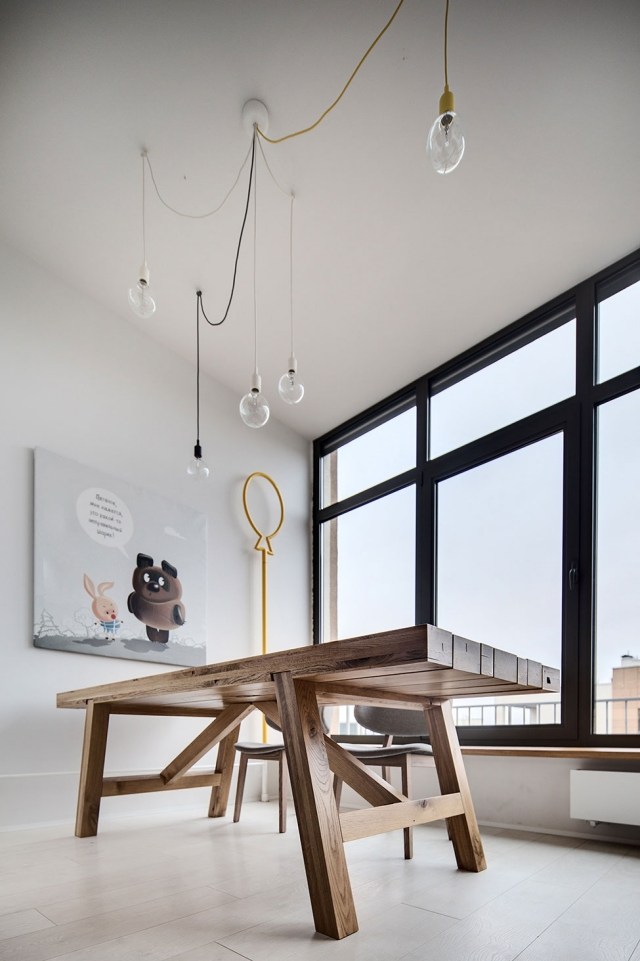 zonă de luat masa-lemn masiv-masă de luat masa-lumini suspendate-becuri