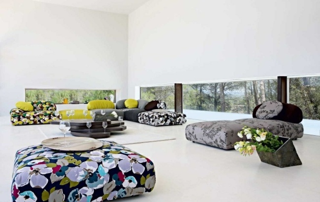 Vaze ceramice pentru living, model de flori