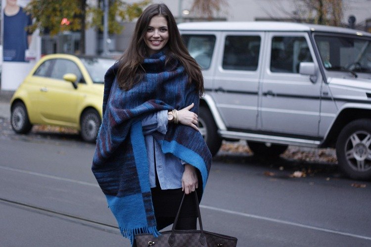 Esarfa XXL ofera caldura confortabila iarna Eșarfă XXL-gros-stil-albastru-cașmir-poncho