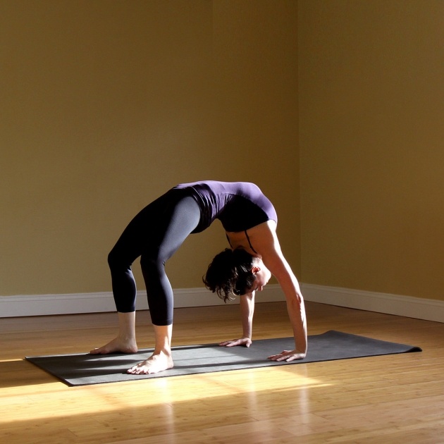 Exercițiile de yoga odihnă liniștită populară trebuie să funcționeze eficient exerciții de yoga tăcere populară poziția calmă seamănă cu podul