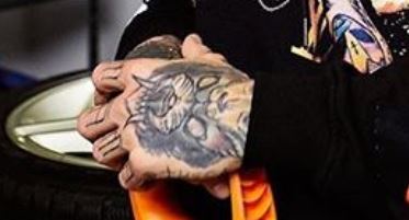 Tetovaža ruke Yzomandias