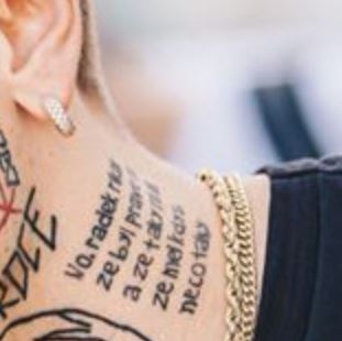 Yzomandias vrat tetovaža za pisanje