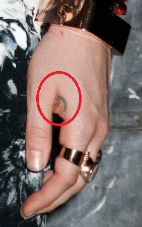 Tatouage Zosia Main Gauche