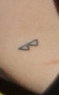 Tatouage De Triangles Zosia Maamet